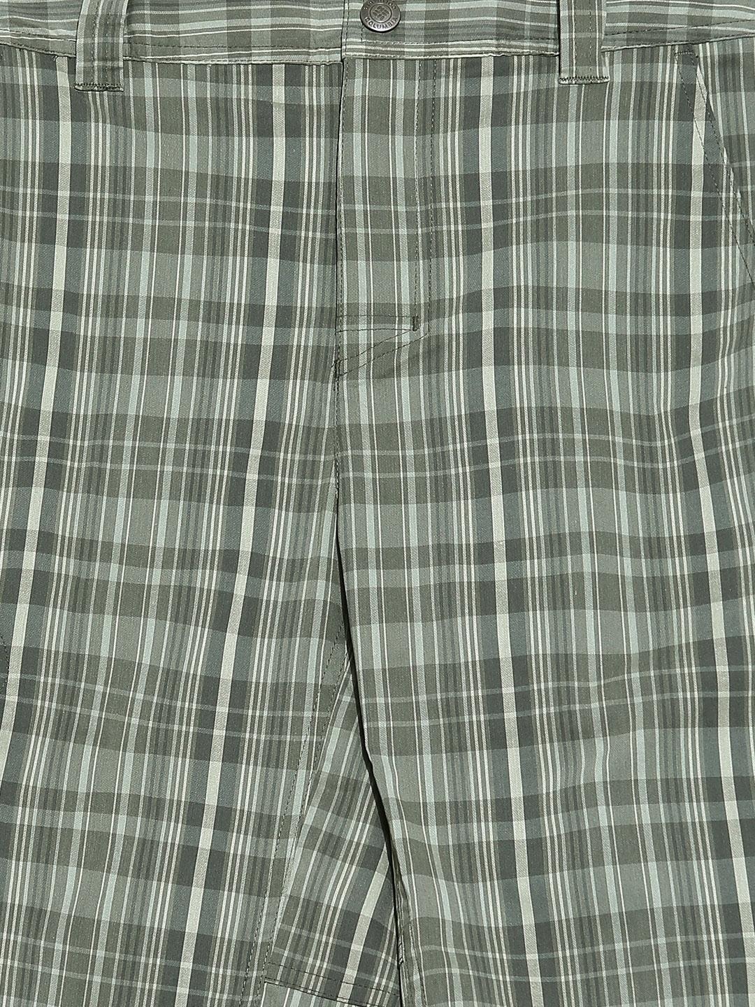 Columbia Men Green Cool Creek Stretch Plaid Short - Image 6